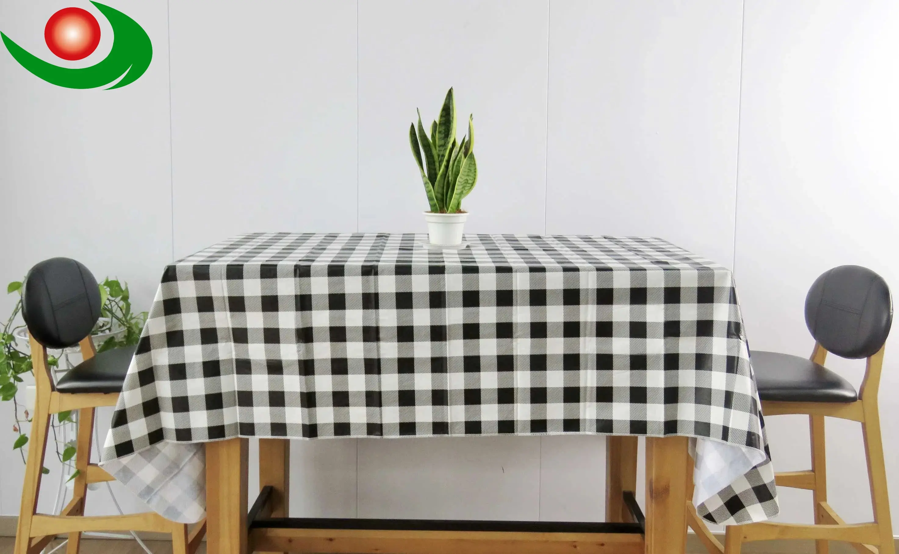 Durable Tablecloths for Outdoor Dining: Weather-Proof and Elegant