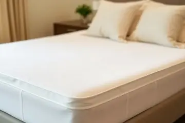 Full Size Vinyl Mattress Protector